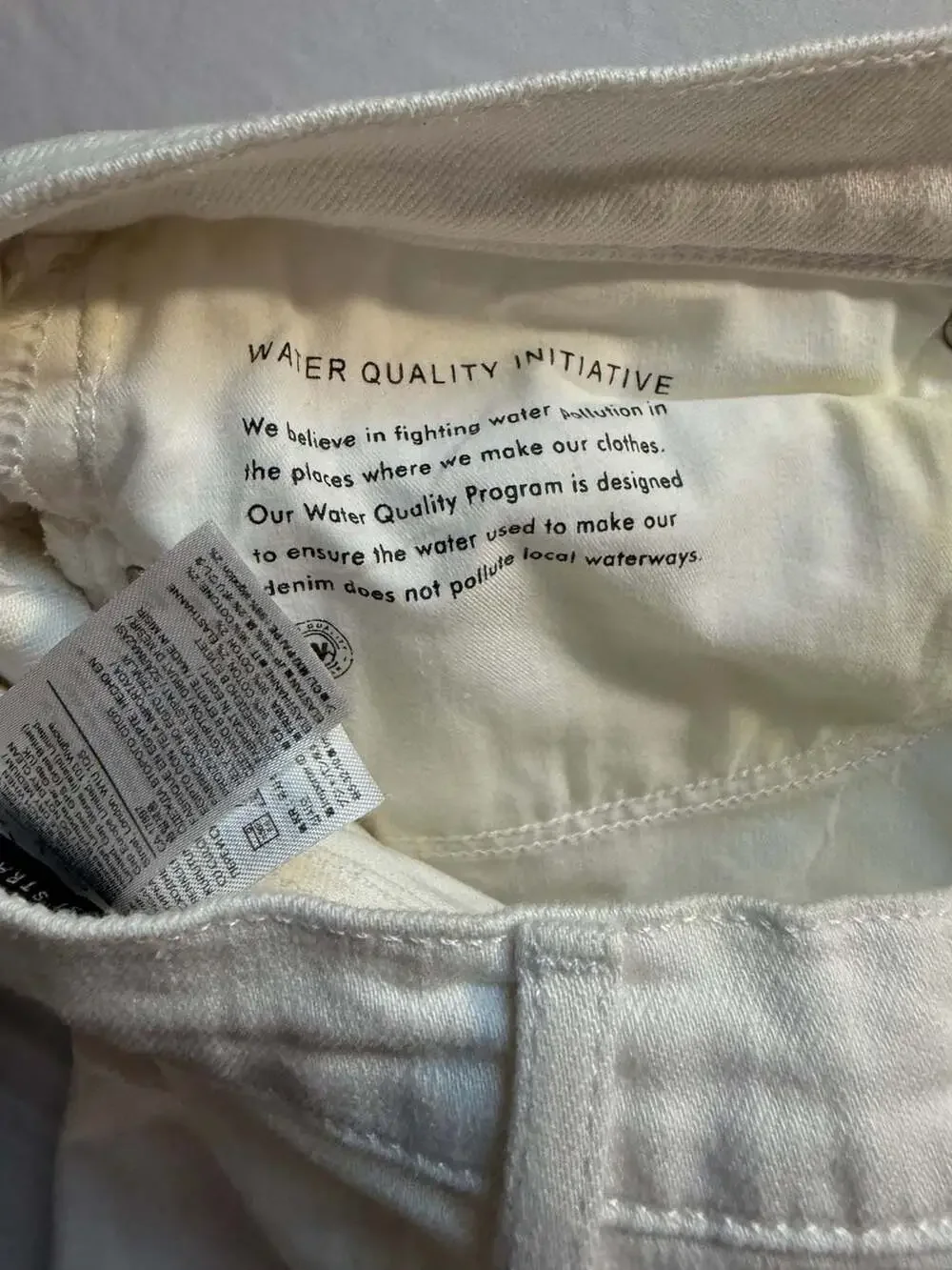 Banana Republic Premium Denim High-Rise Straight White Cut-Off Shorts Size 32